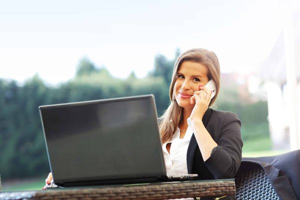 Quali sono le tecniche più efficaci per la negoziazione di contratti nell'industria musicale?